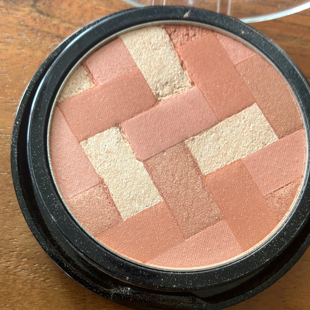 Bundle of blushes - milani , maybelline, physicians formula essence - Picture 4 of 9